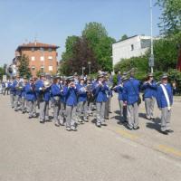 In corteo per le vie del paese