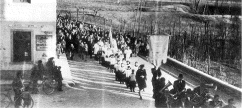 13 febbraio 1947. Ingresso del Parroco Don Carlo Cautero. (Arch. Parrocchiale di Madonna di Buja)